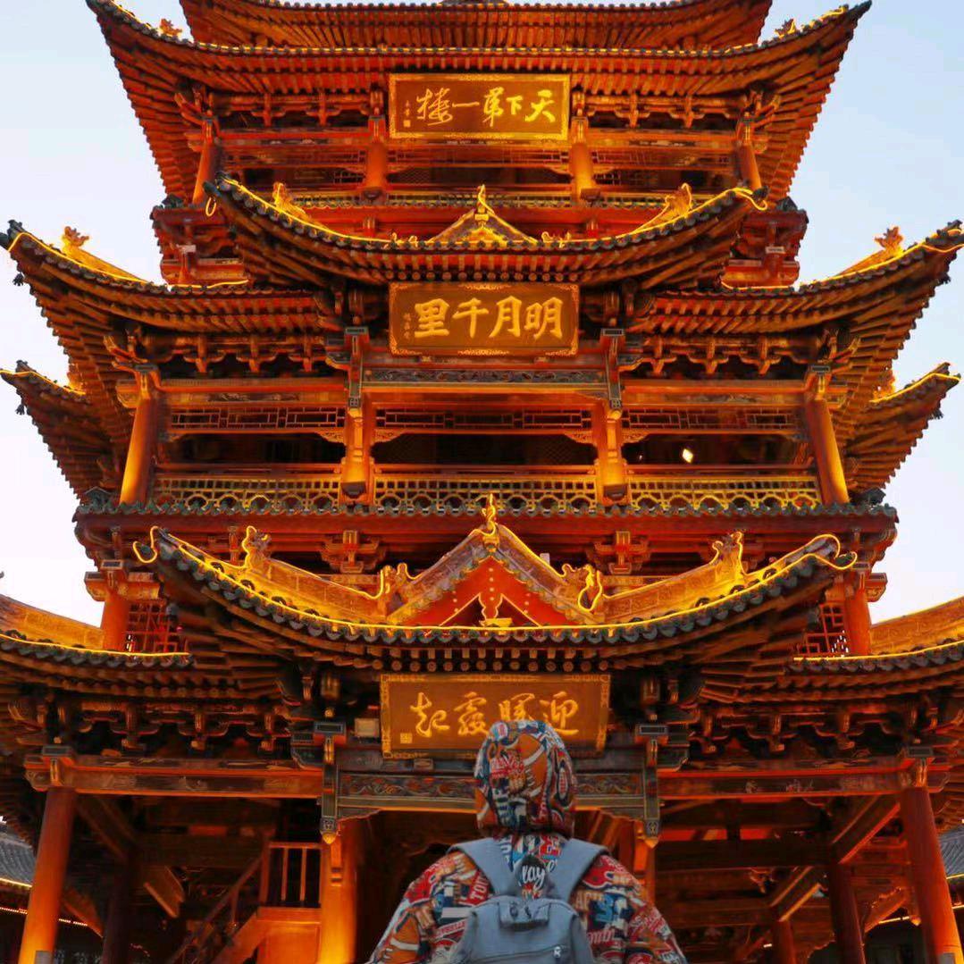 半截的诗📷