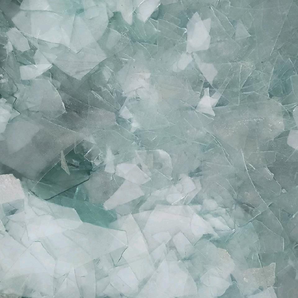 高价收购各种碎玻璃，钢化豆，蝼蚁，