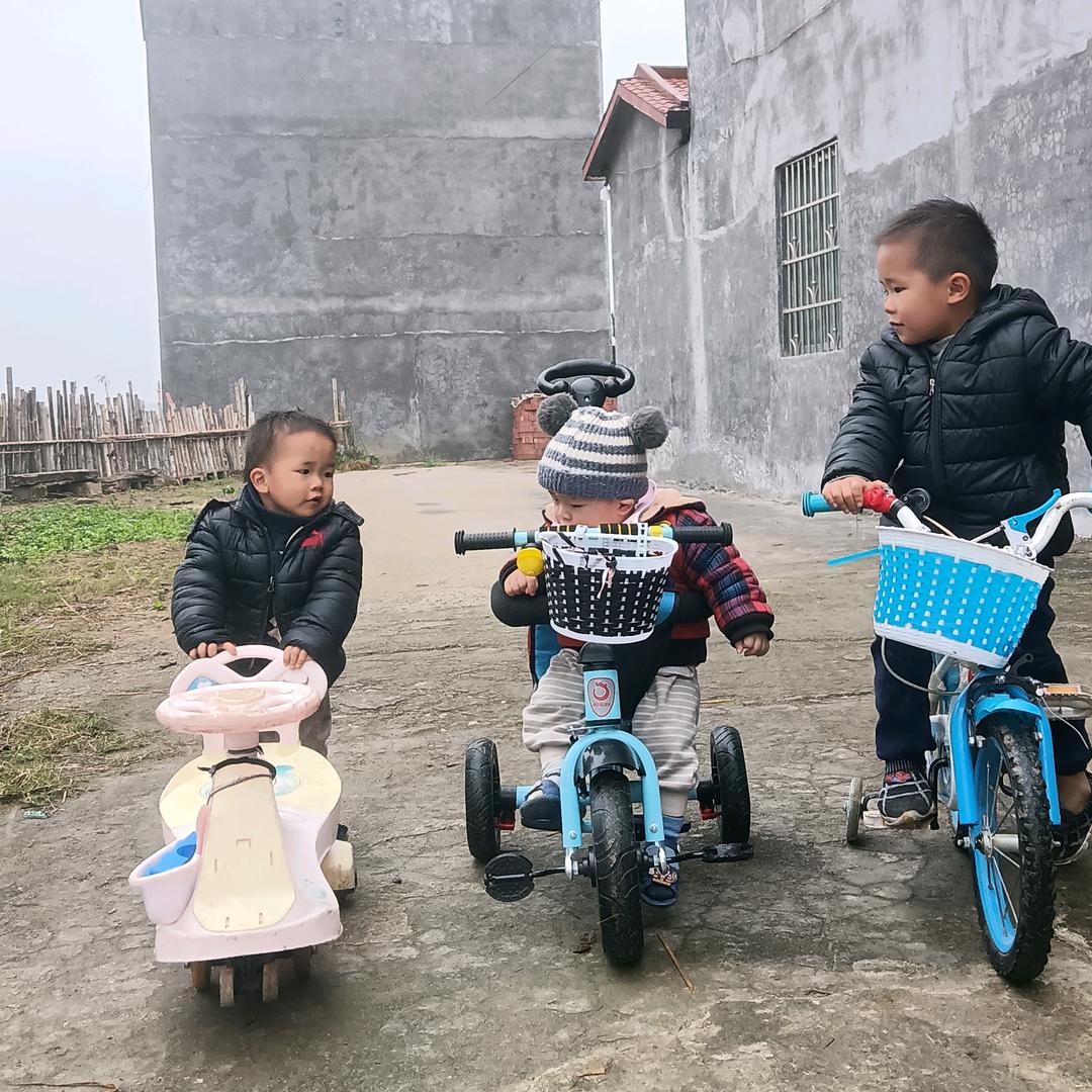 家有三宝贝洛洋丞