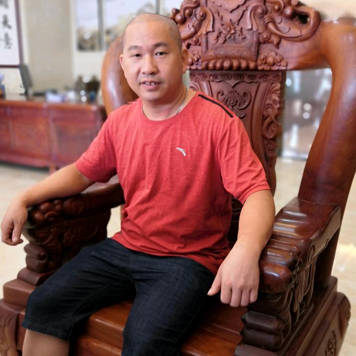 伟雄汽车美容中心