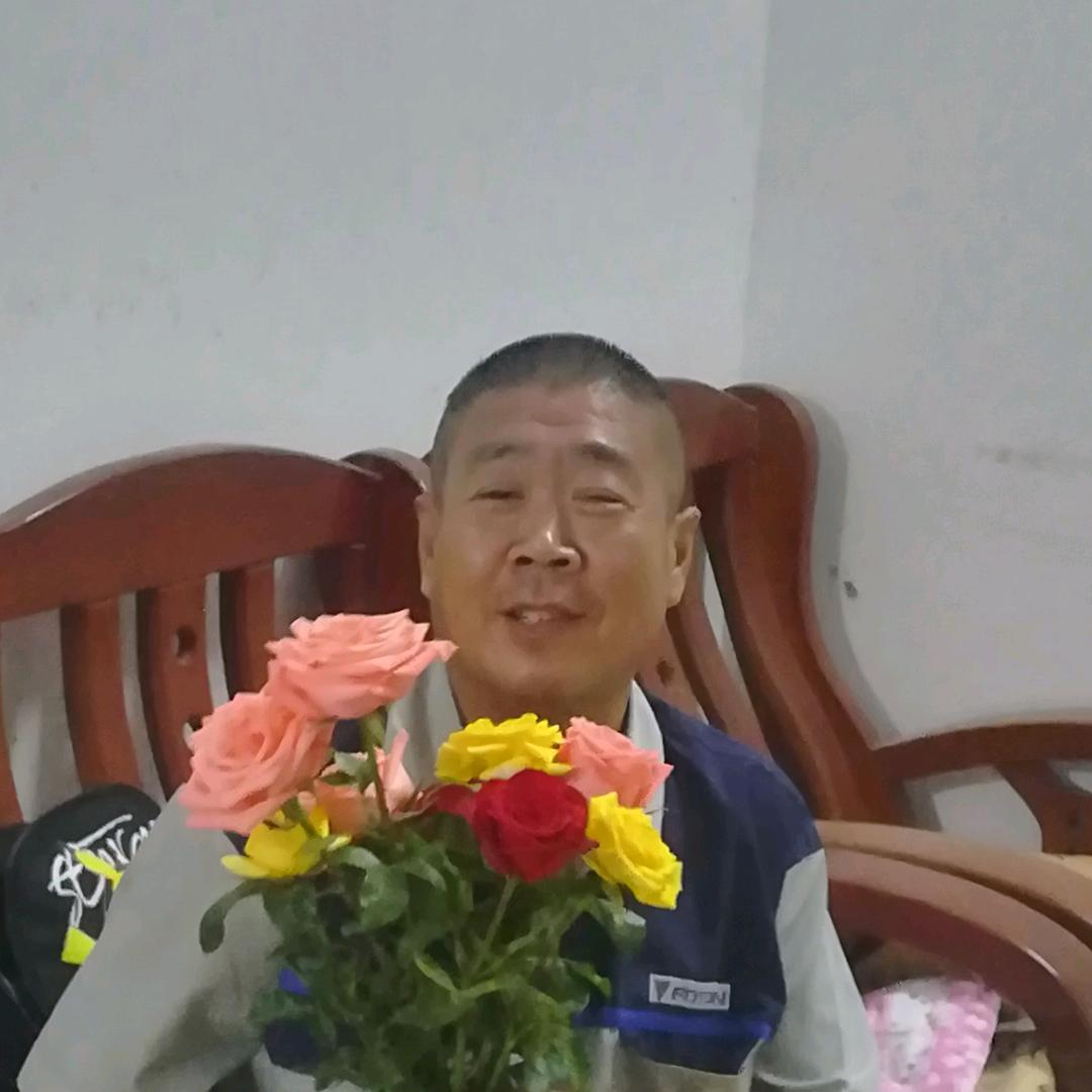骑着蚂蚁去游玩 有赞必回死粉无拢