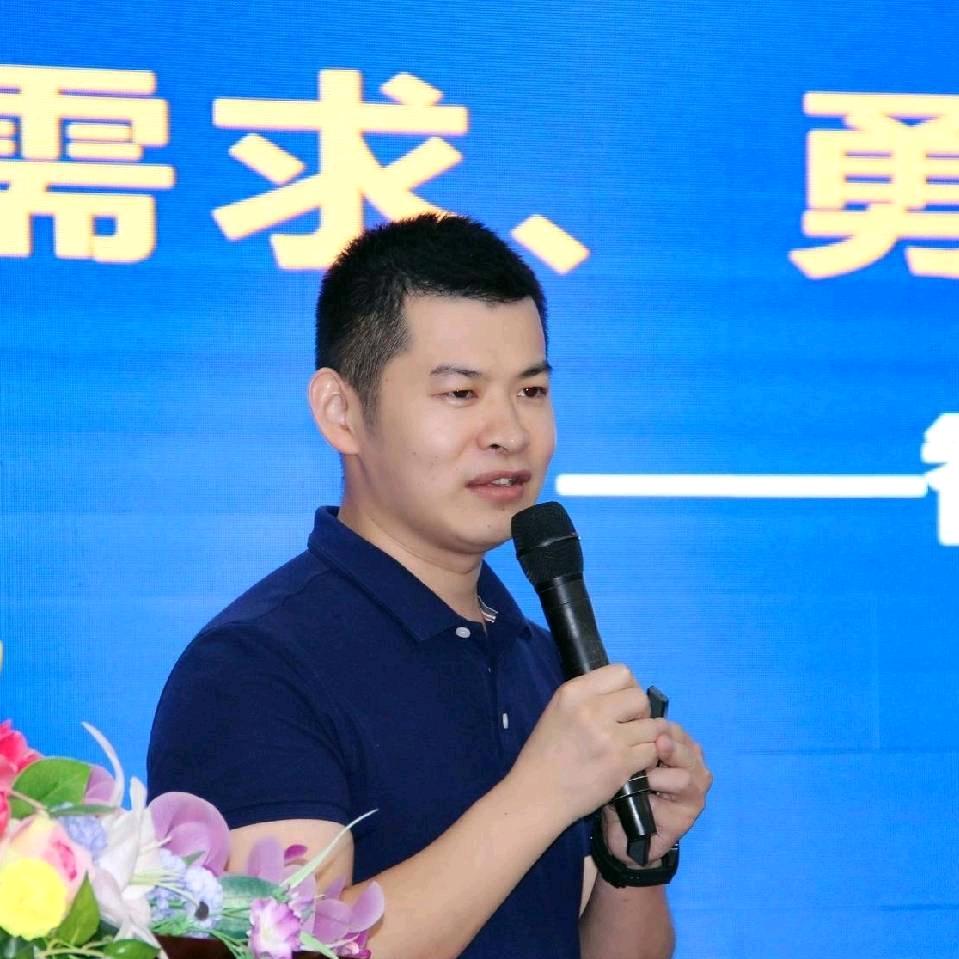 智通培训王老师（电工、PLC、机器人）