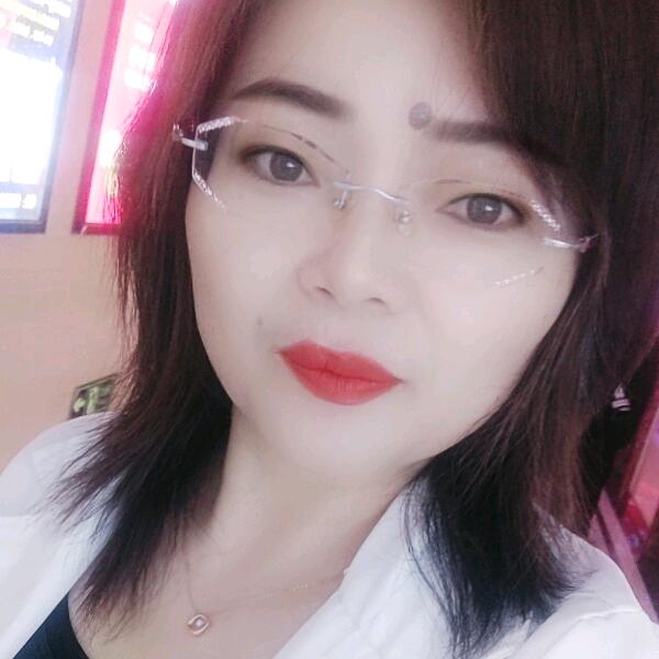 嫣然 •́.•̀