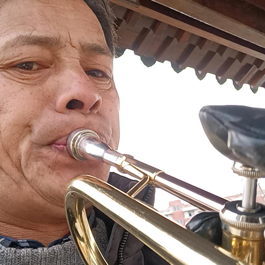 青春管乐队。红白喜事一条龙服务