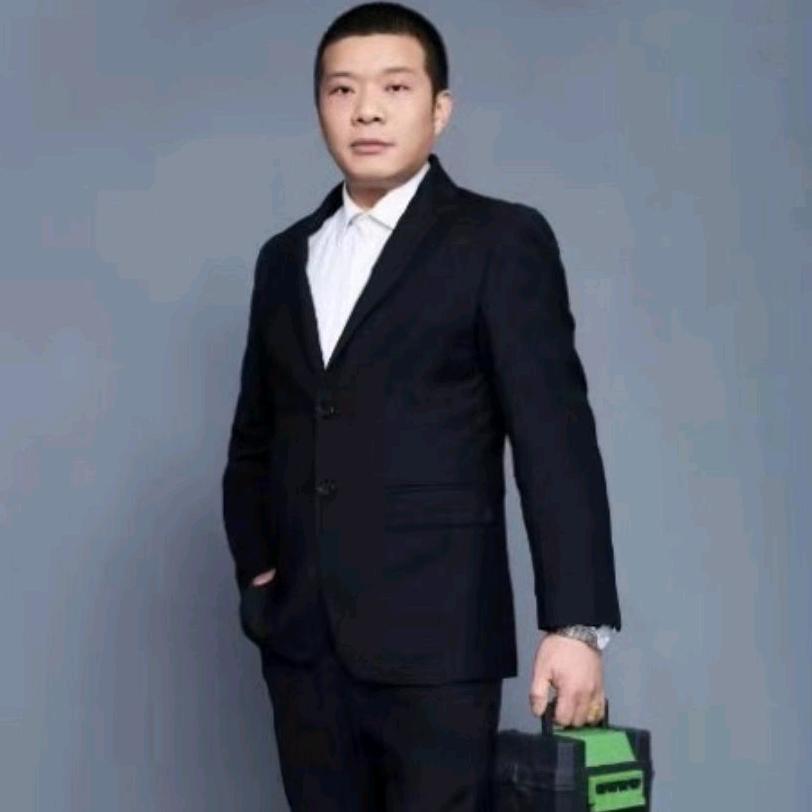 撑赞整装杨队长