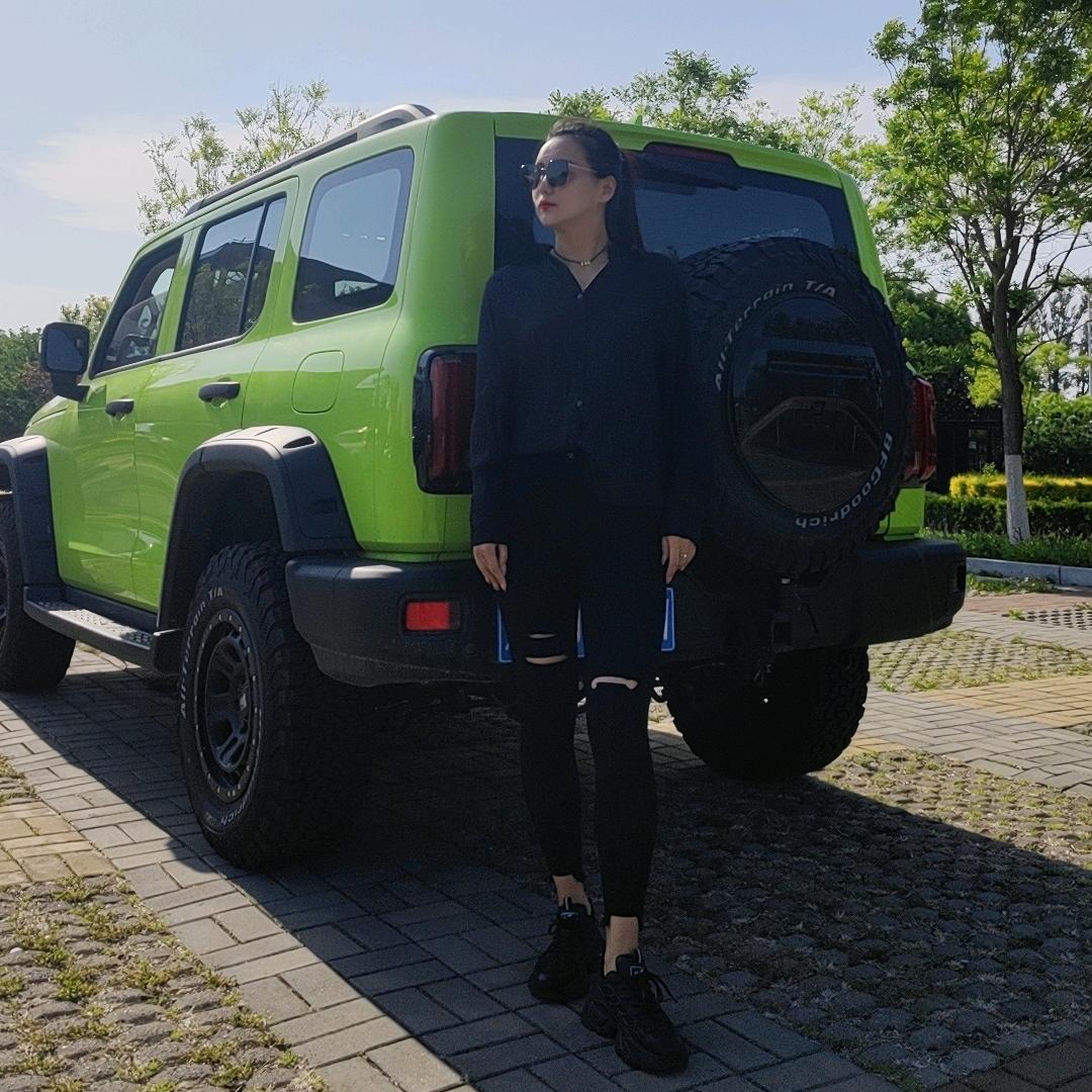 开坦克的小姐姐   ⁶⁶¹