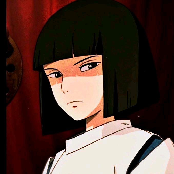 拳头蘸碘伏边打边消毒