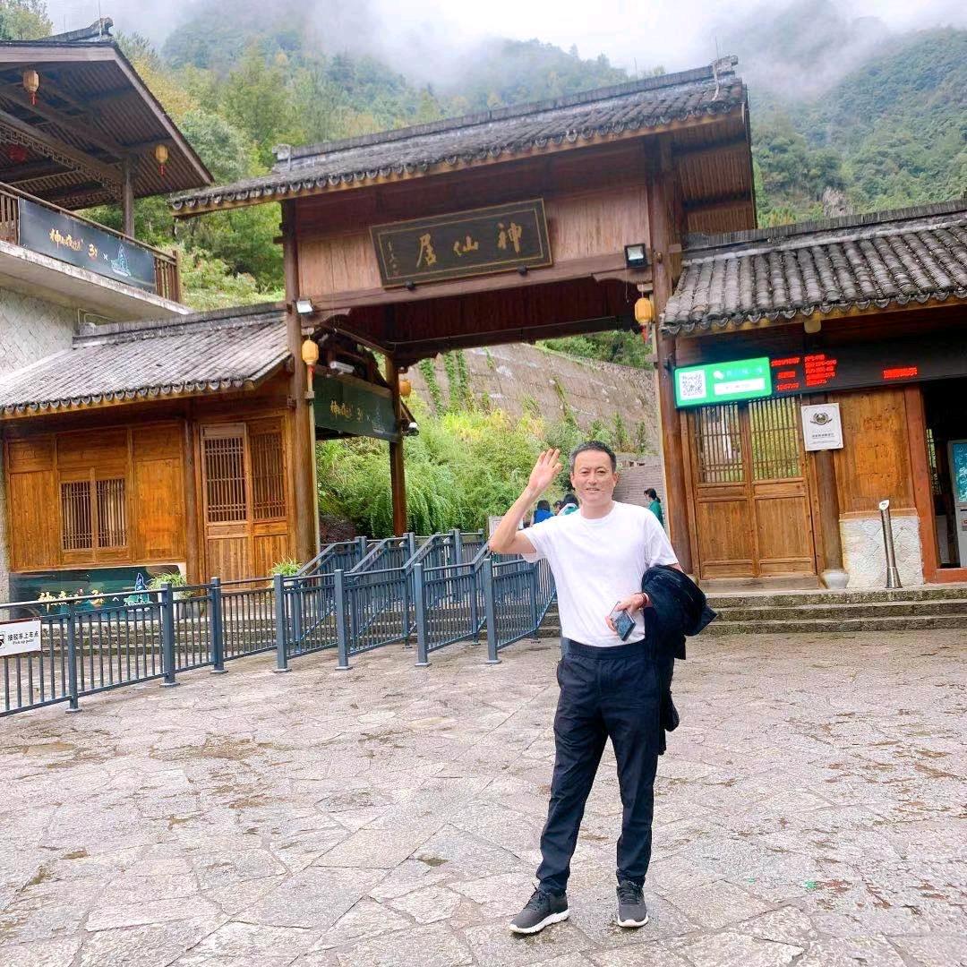 龙行天下