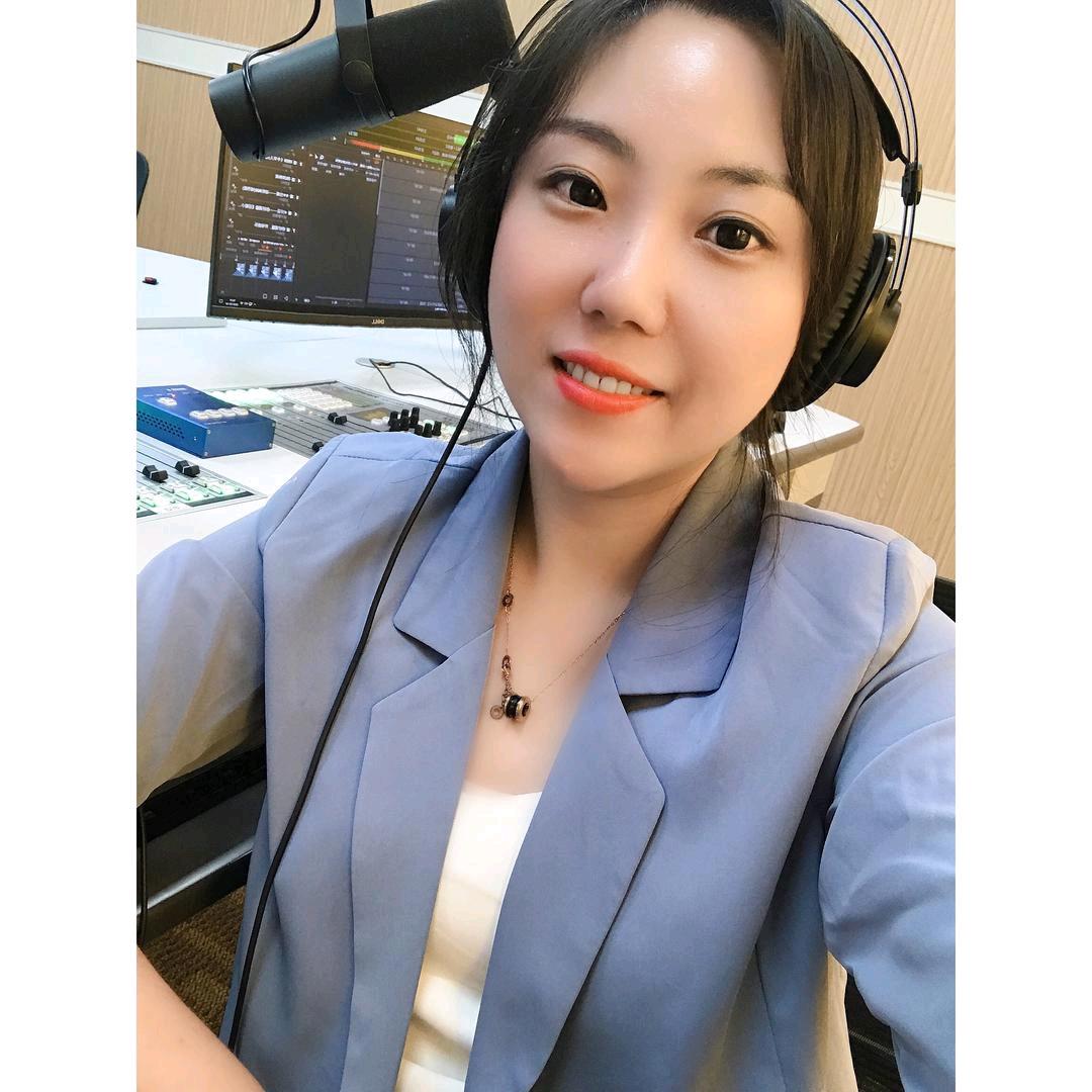 主持人小婉【成哲传媒】