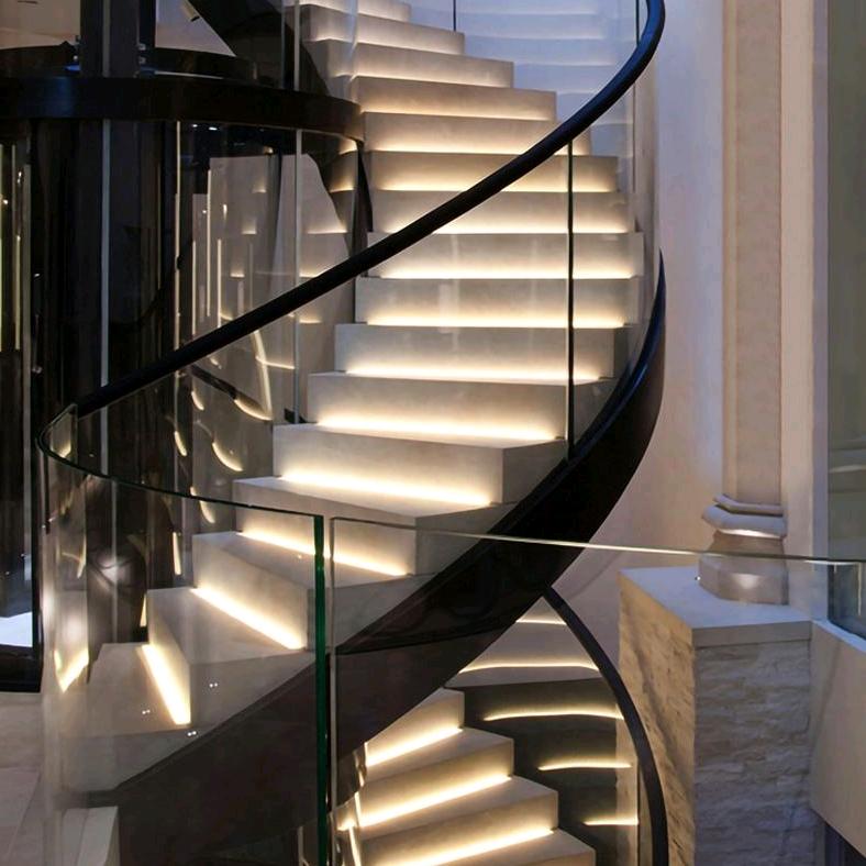 晶灿灿楼梯灯智能照明