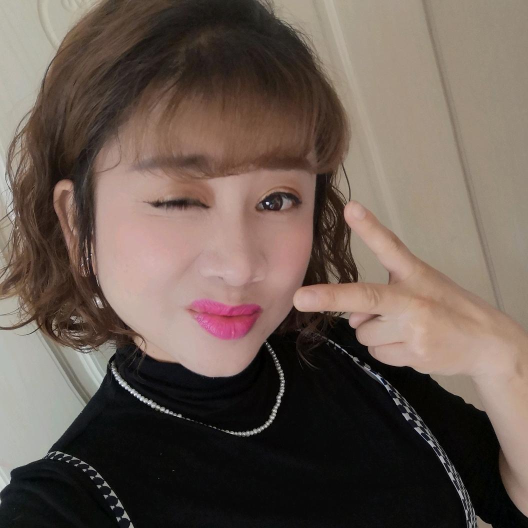 邱玲