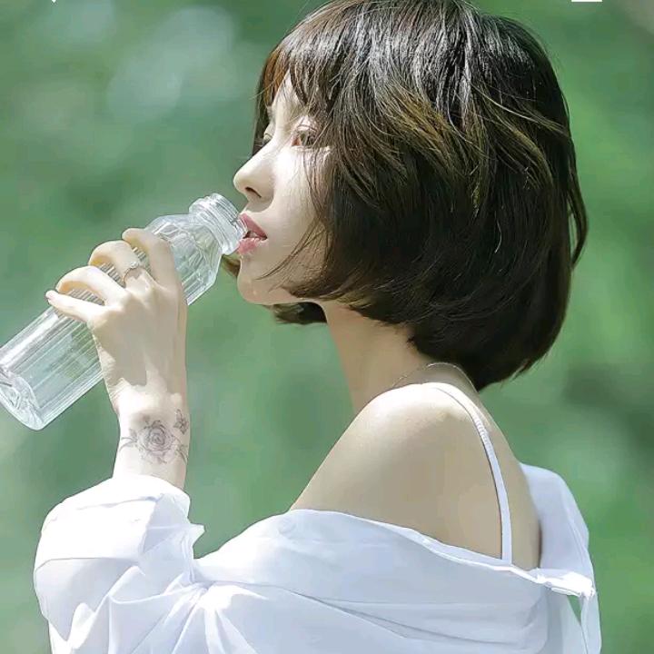 小何