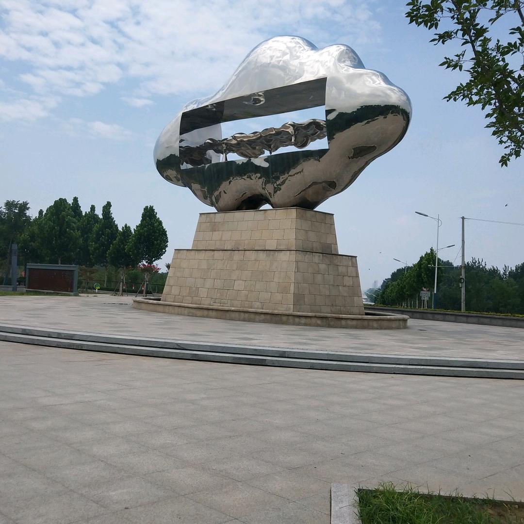 梁