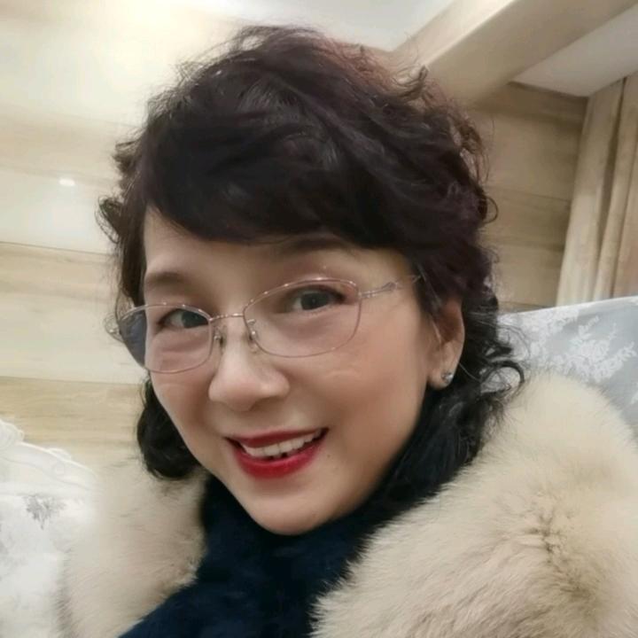 铁树海棠朵朵