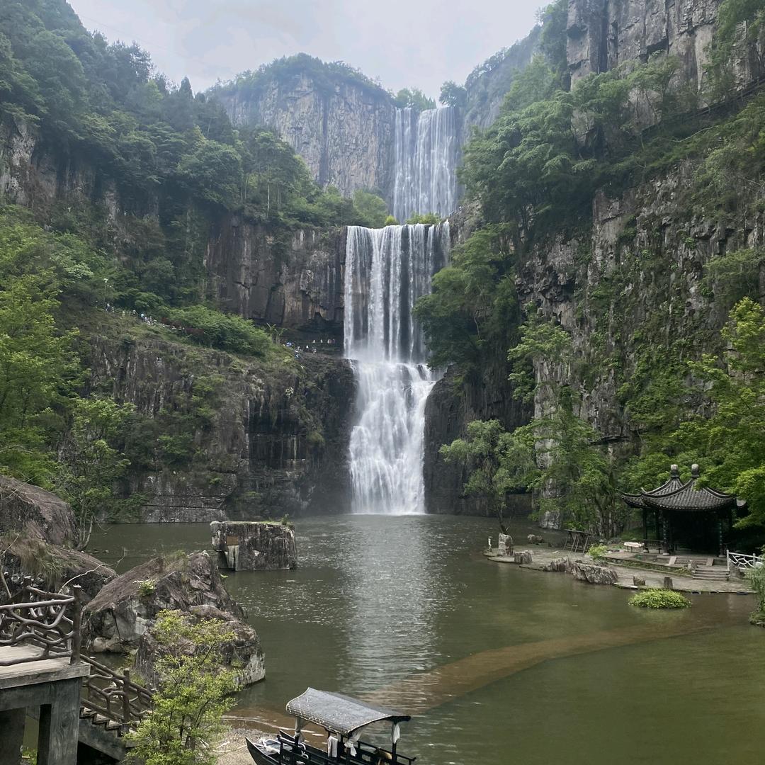 安装维修伸缩门，电动门，所有门窗。