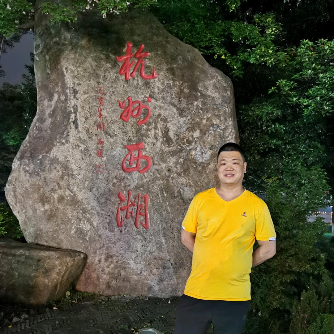 笑笑呦精品女装店