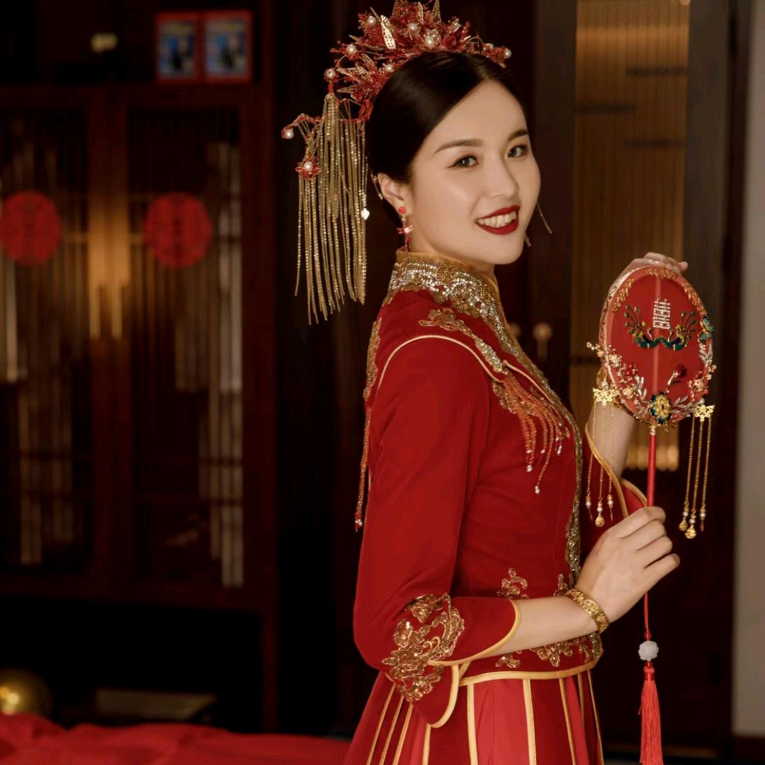 大花轿芳芳