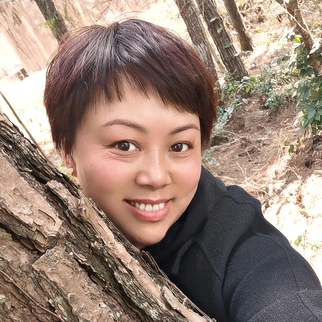 别看我