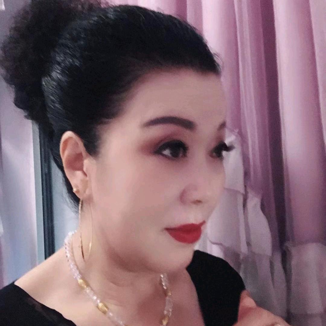 赫本旋律服装店