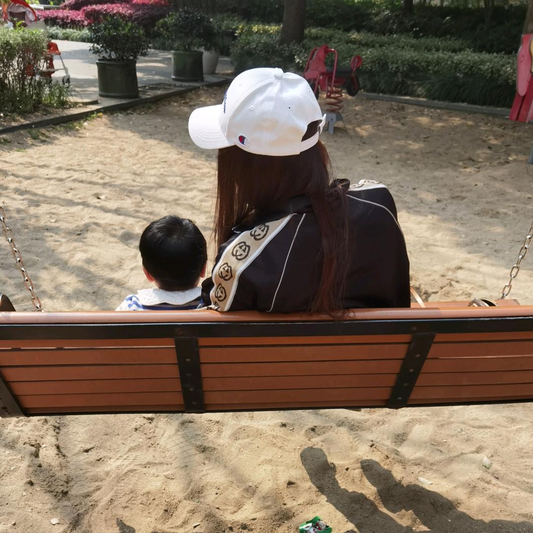 ღ珊珊来迟