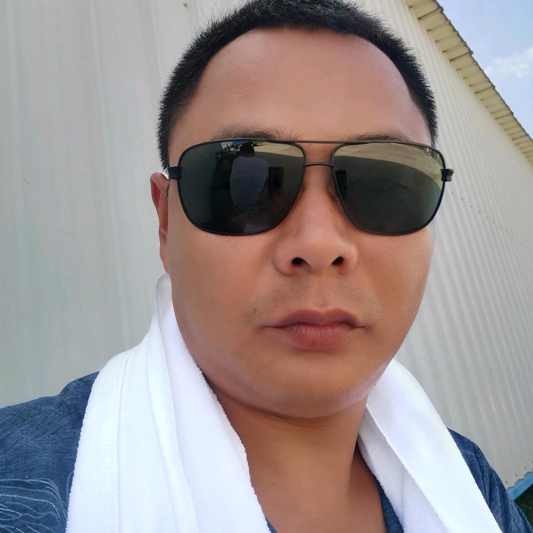 货车司机，专业贴瓷砖！