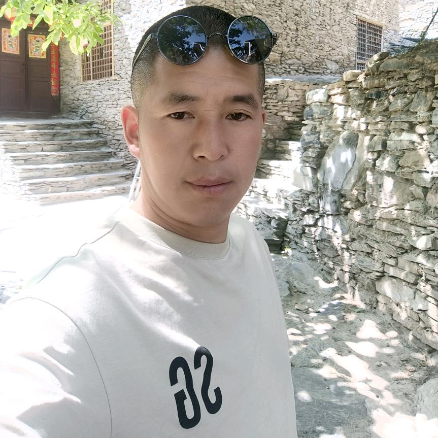 九寨沟旅游包车向导田师傅