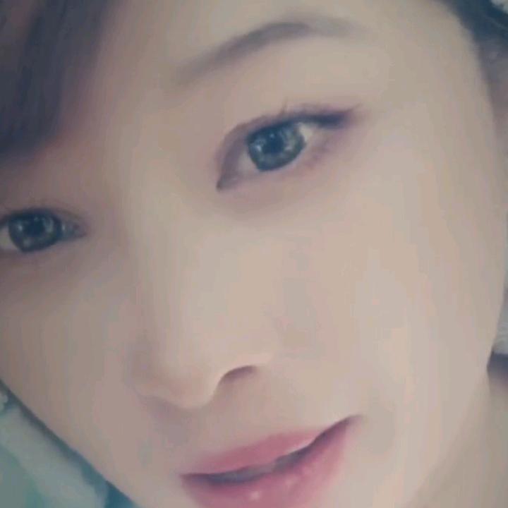欣怡。