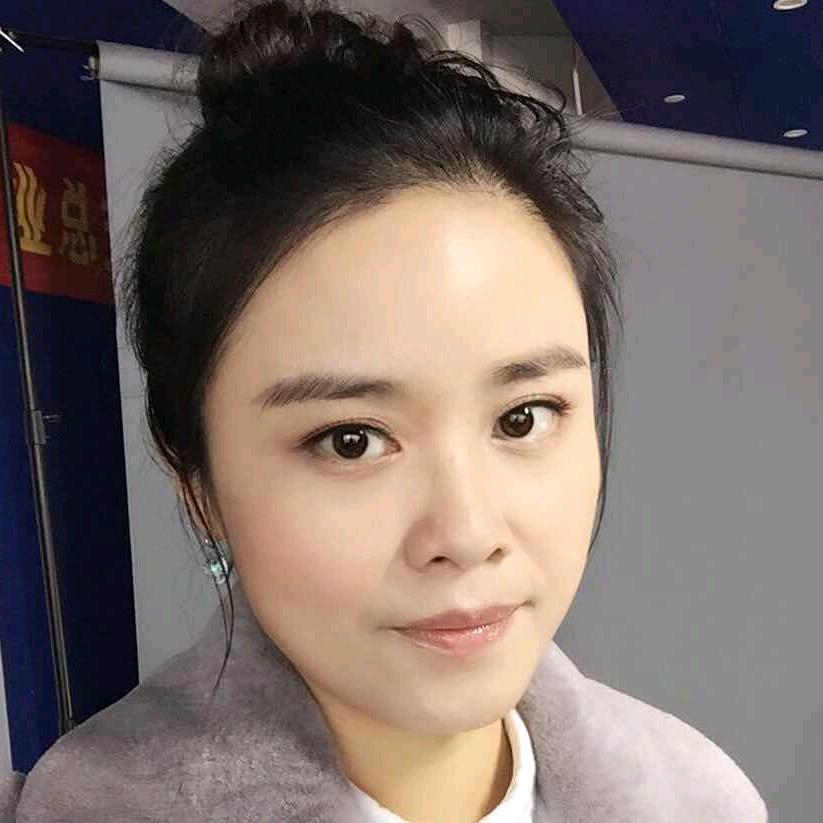 易本正经的静姐