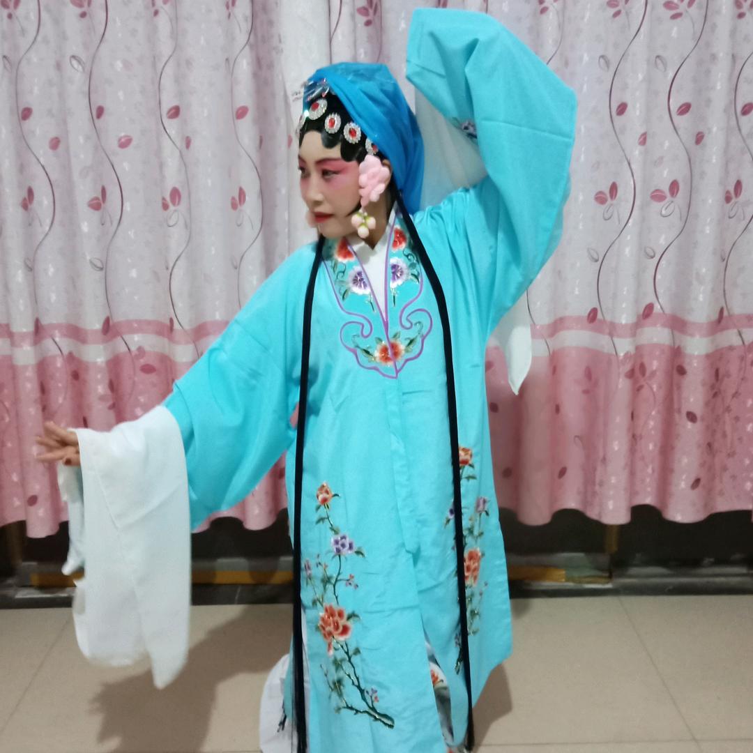爱唱戏的杨姐