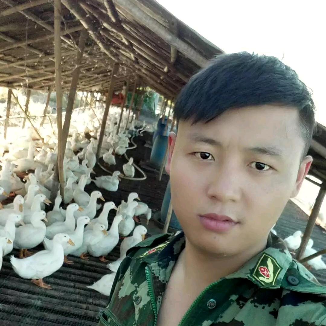 崖西回头客阿军