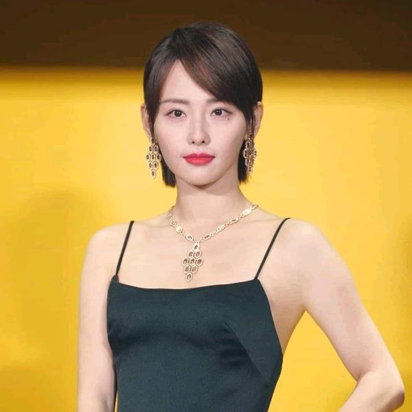 阳光下的影子