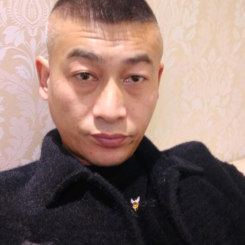 伟伟
