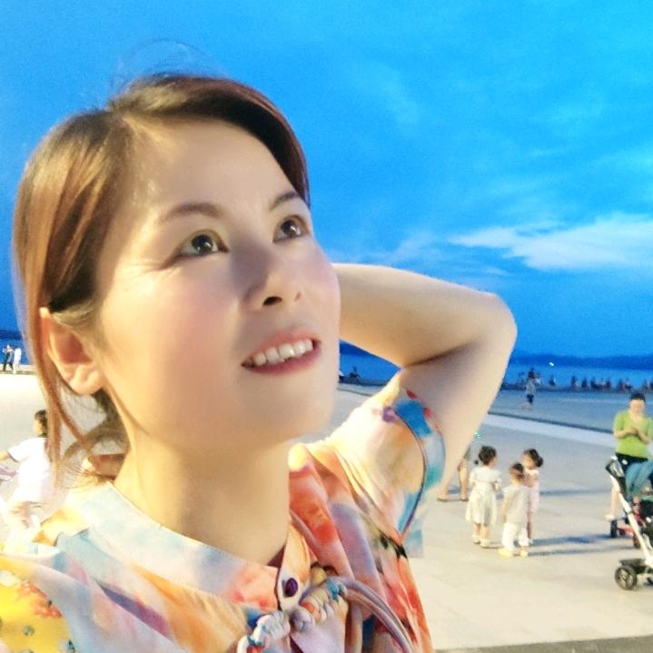 淡然一笑✨