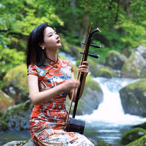 蕾蕾二胡