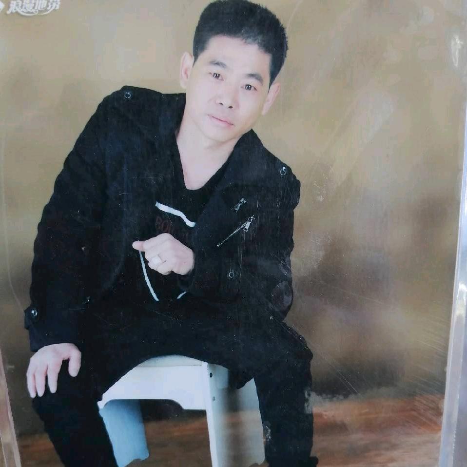 国娃子大鼓，加萨克斯管乐队