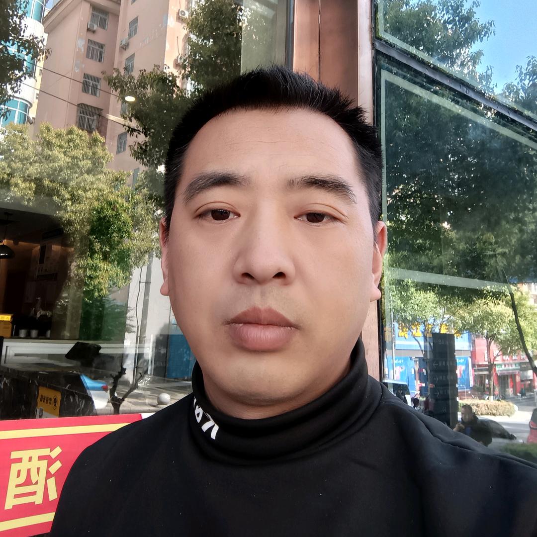 秋天枫叶落白霜