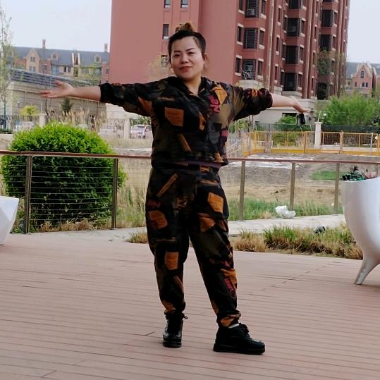 13号楼106.靓丽理发店，温馨家园