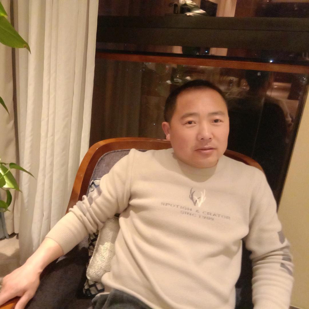 专业贴砖的《王》师傅