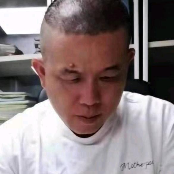 绿色果园负责人，占青林