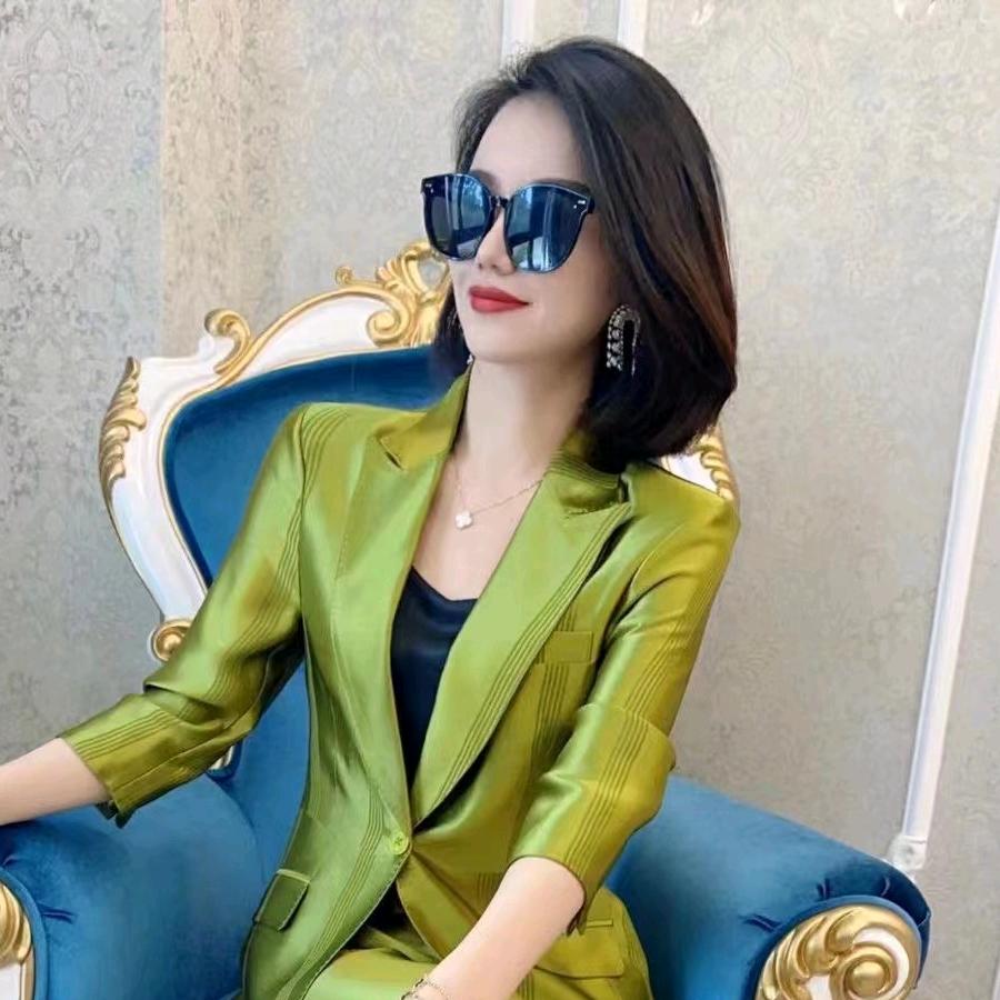 潮依优品服装店