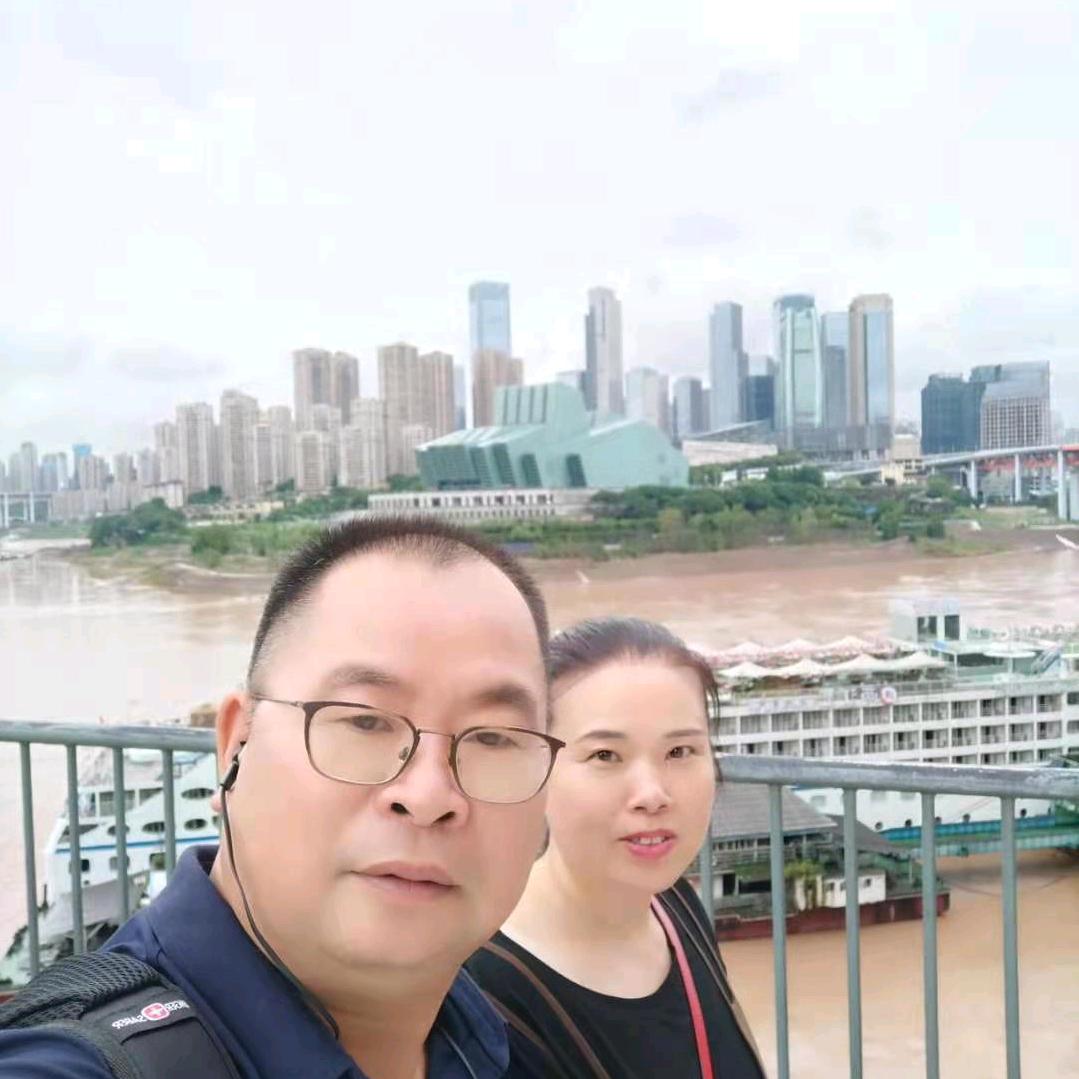 幸福开❤️爱笑的素素