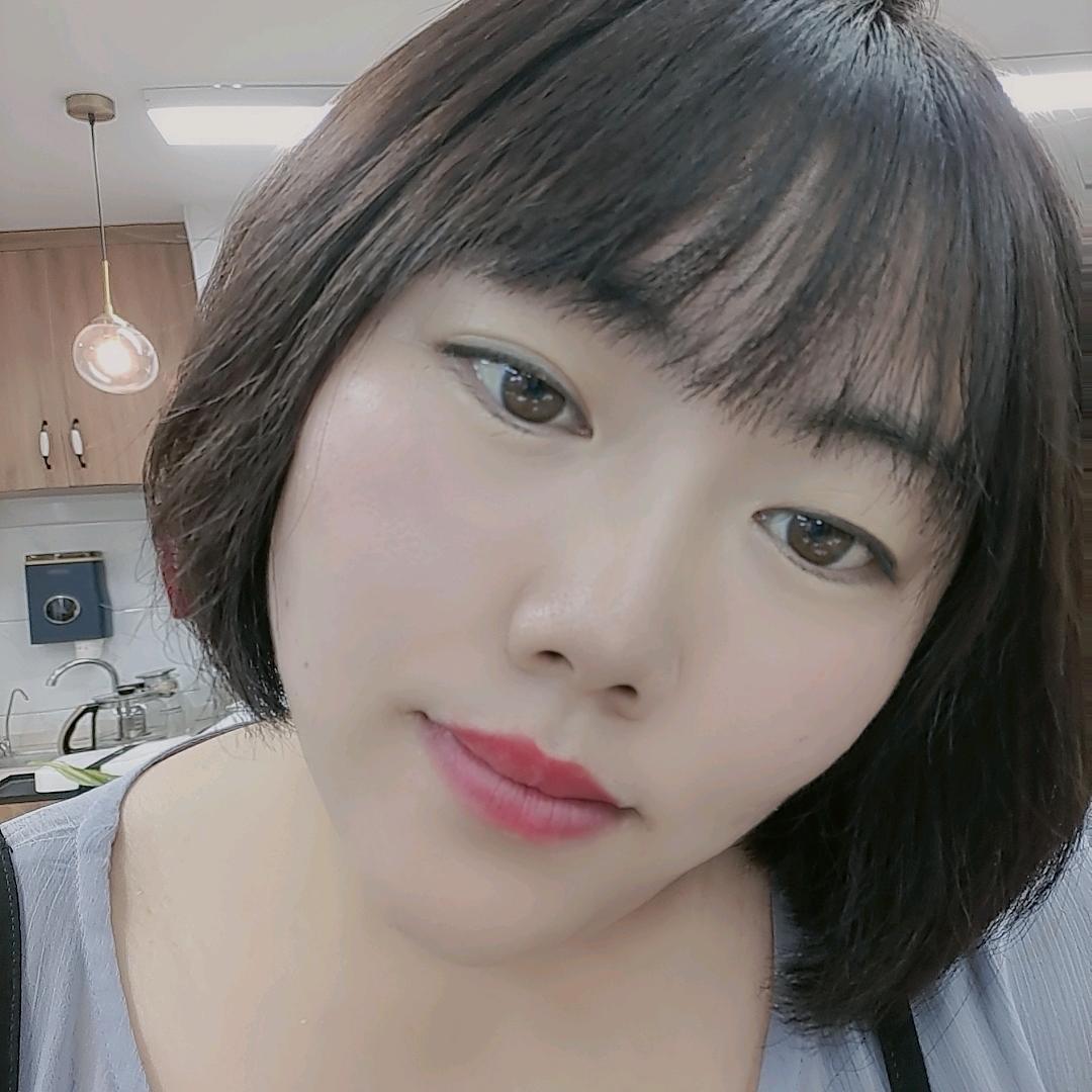 微凉如梦、轻如烟 °