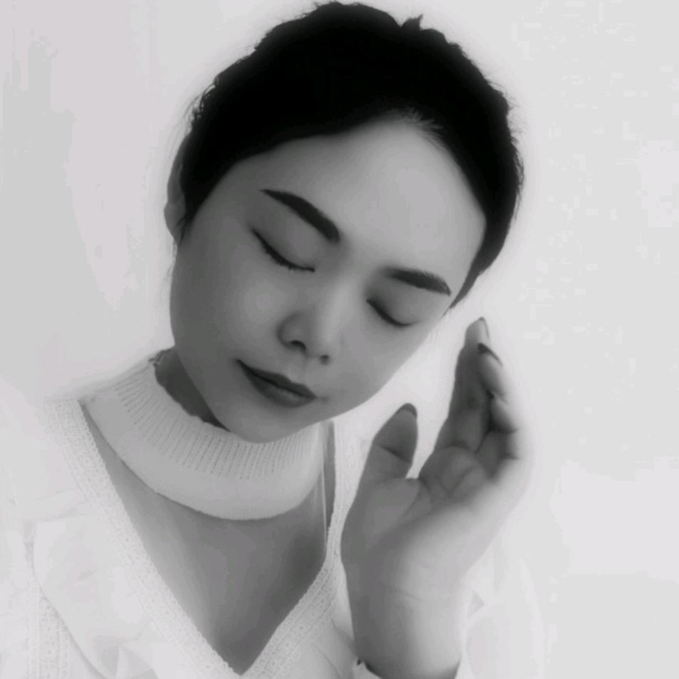 跌落的衣角