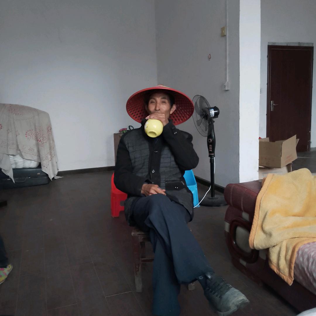 李华