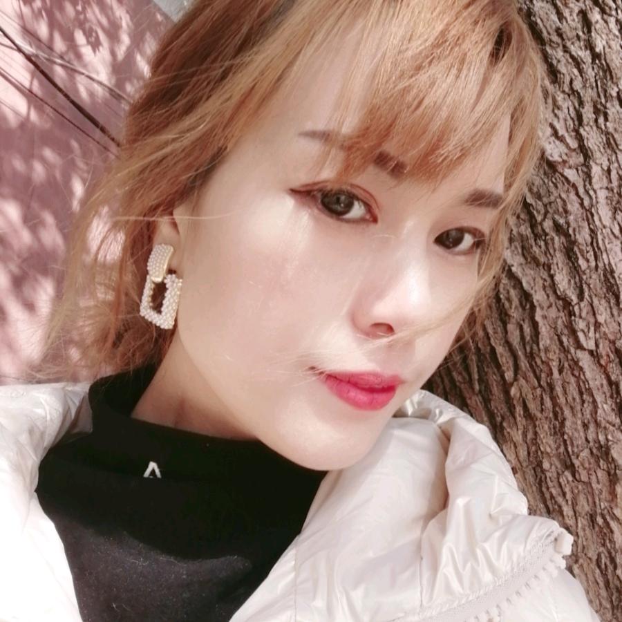 临湖步行街百里挑衣