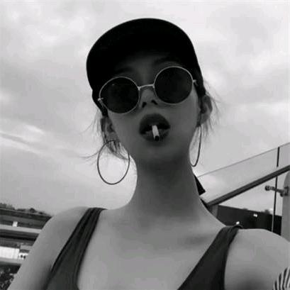 与君醉笑三千场