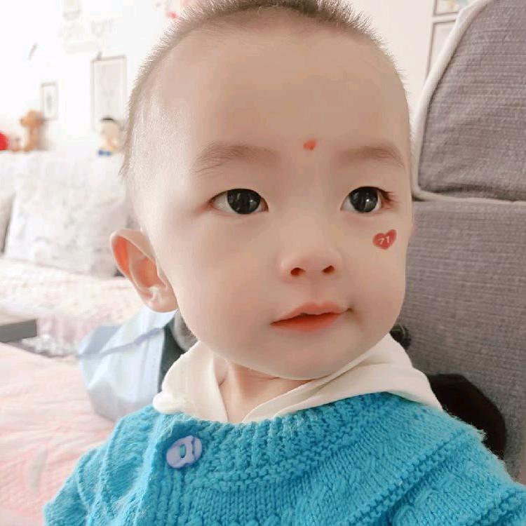红...