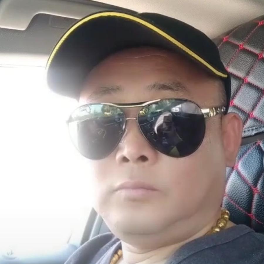 清晨的阳光(蓝明)