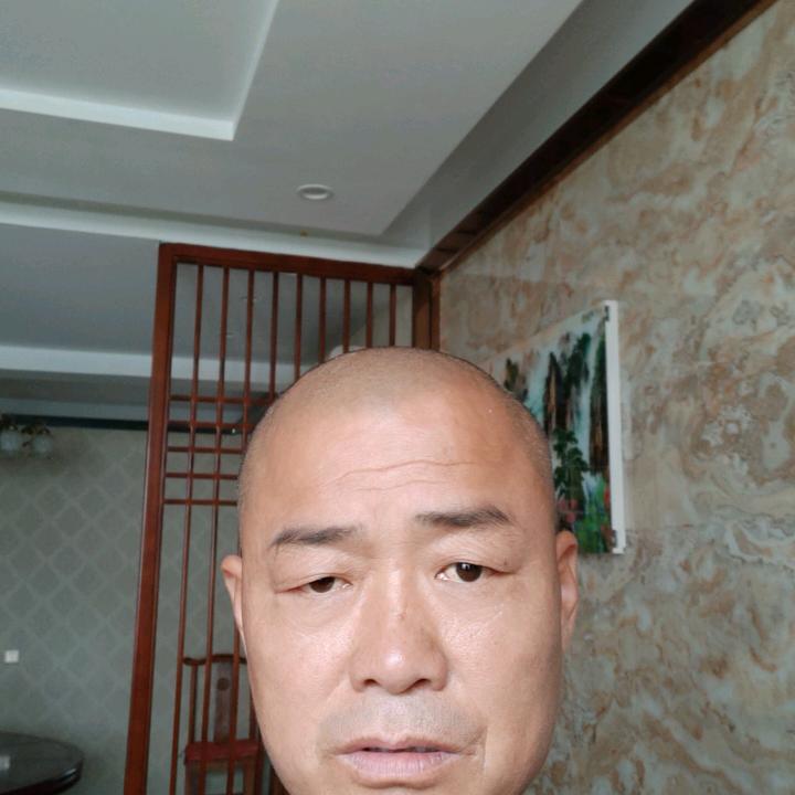 陈伟