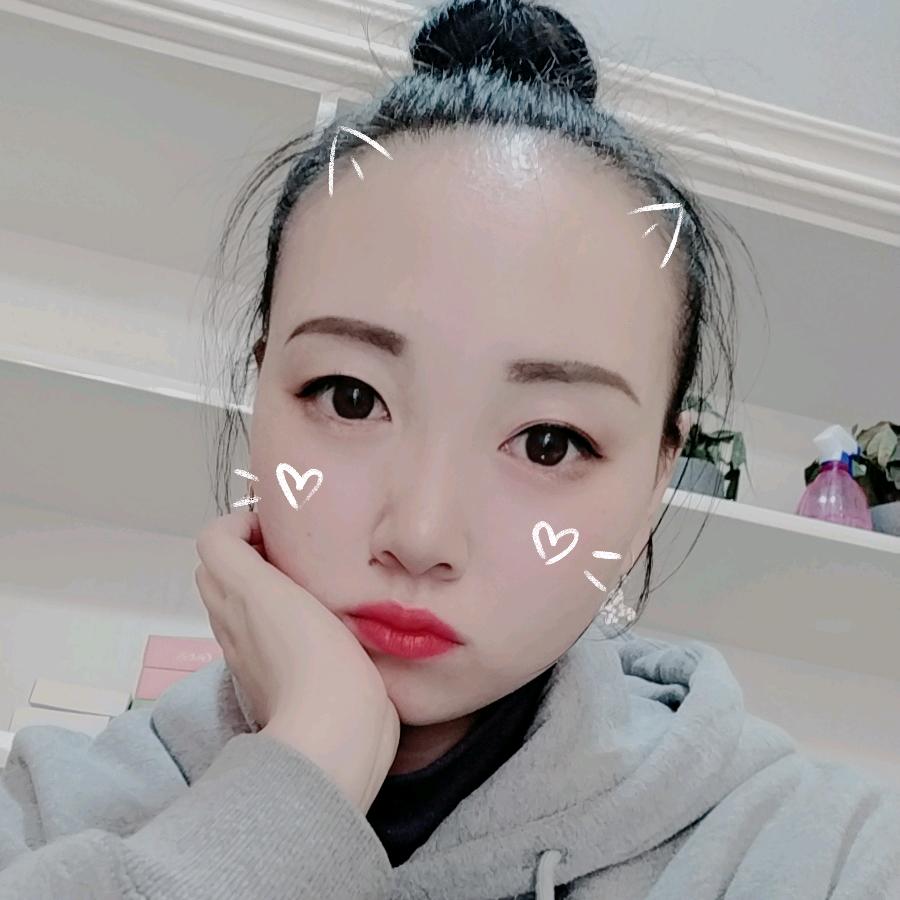 长指甲的小女人